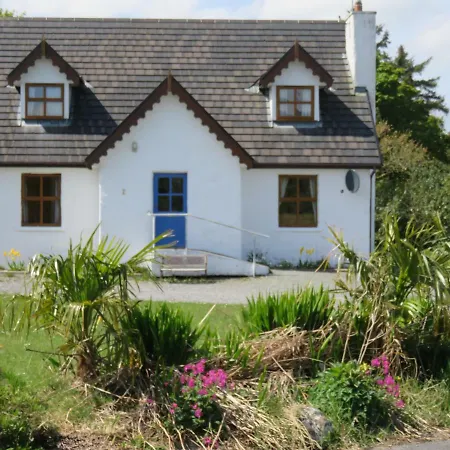 Farm In Village On A Farm Beside Connemara National Park Casa de Férias